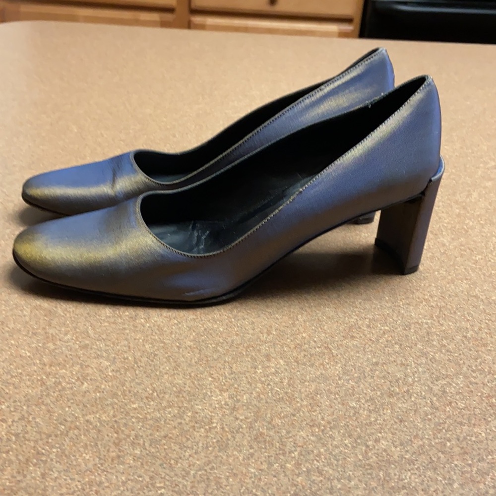 Dkny Essentials Pumps - image 3